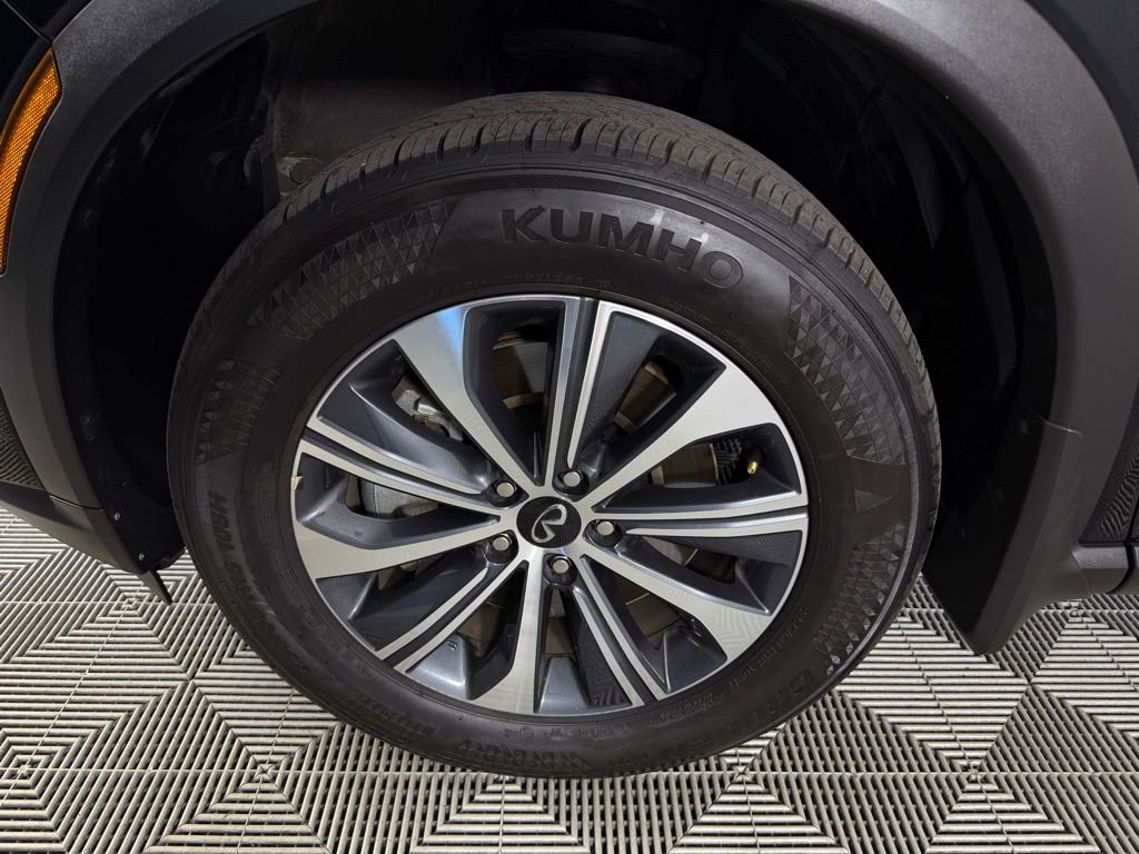 Used 2025 INFINITI QX60 Pure image 10