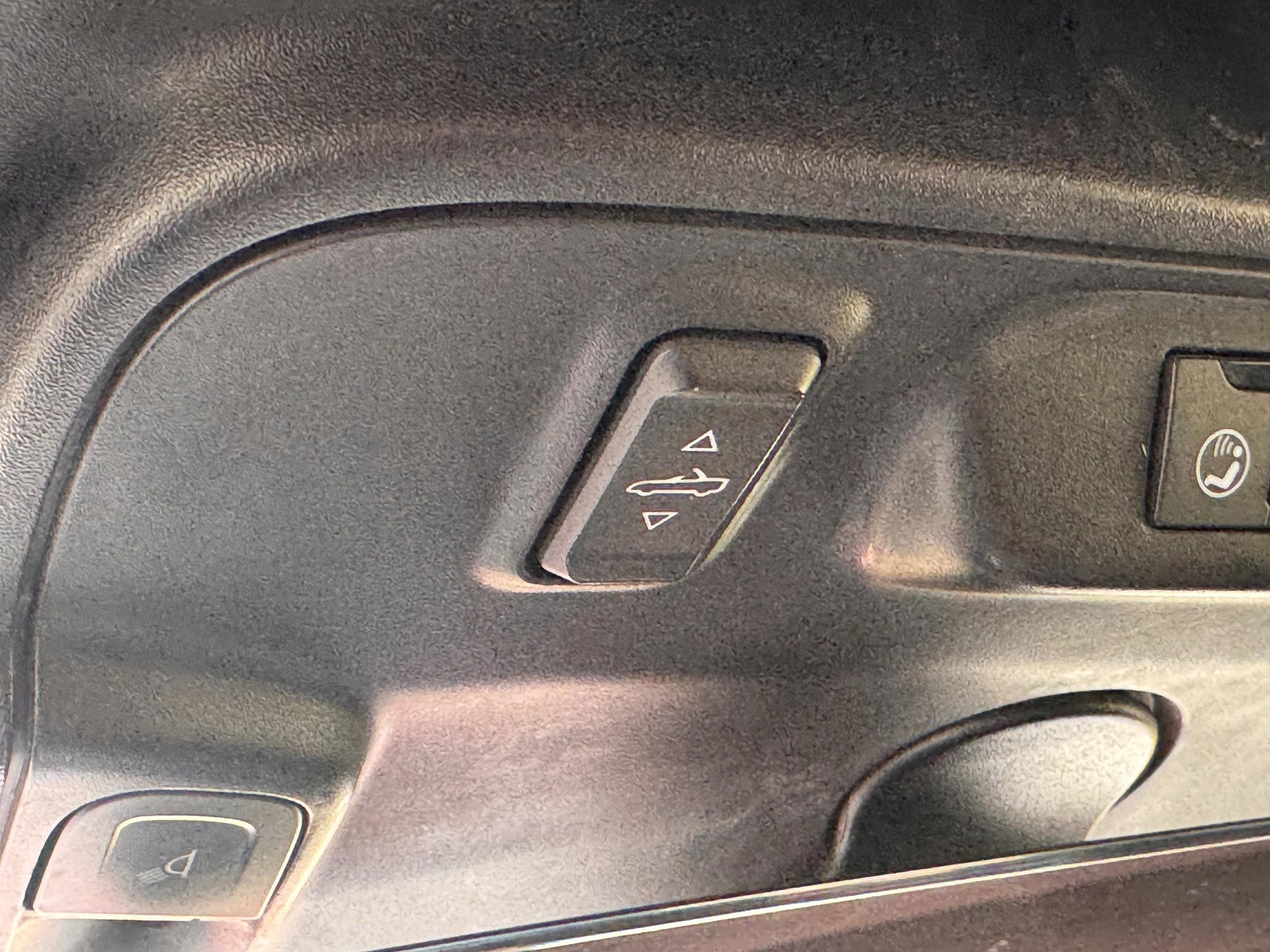 Used 2020 Chevrolet Camaro SS image 13