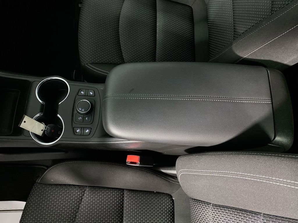 Certified 2023 GMC Terrain SLE w/ Driver Convenience Package image 20