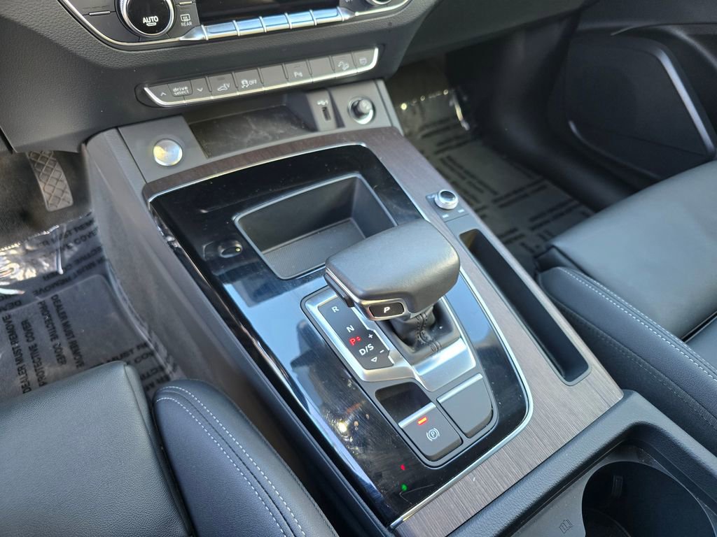 Used 2023 Audi Q5 e Premium w/ Convenience Package AWD/4WD image 26