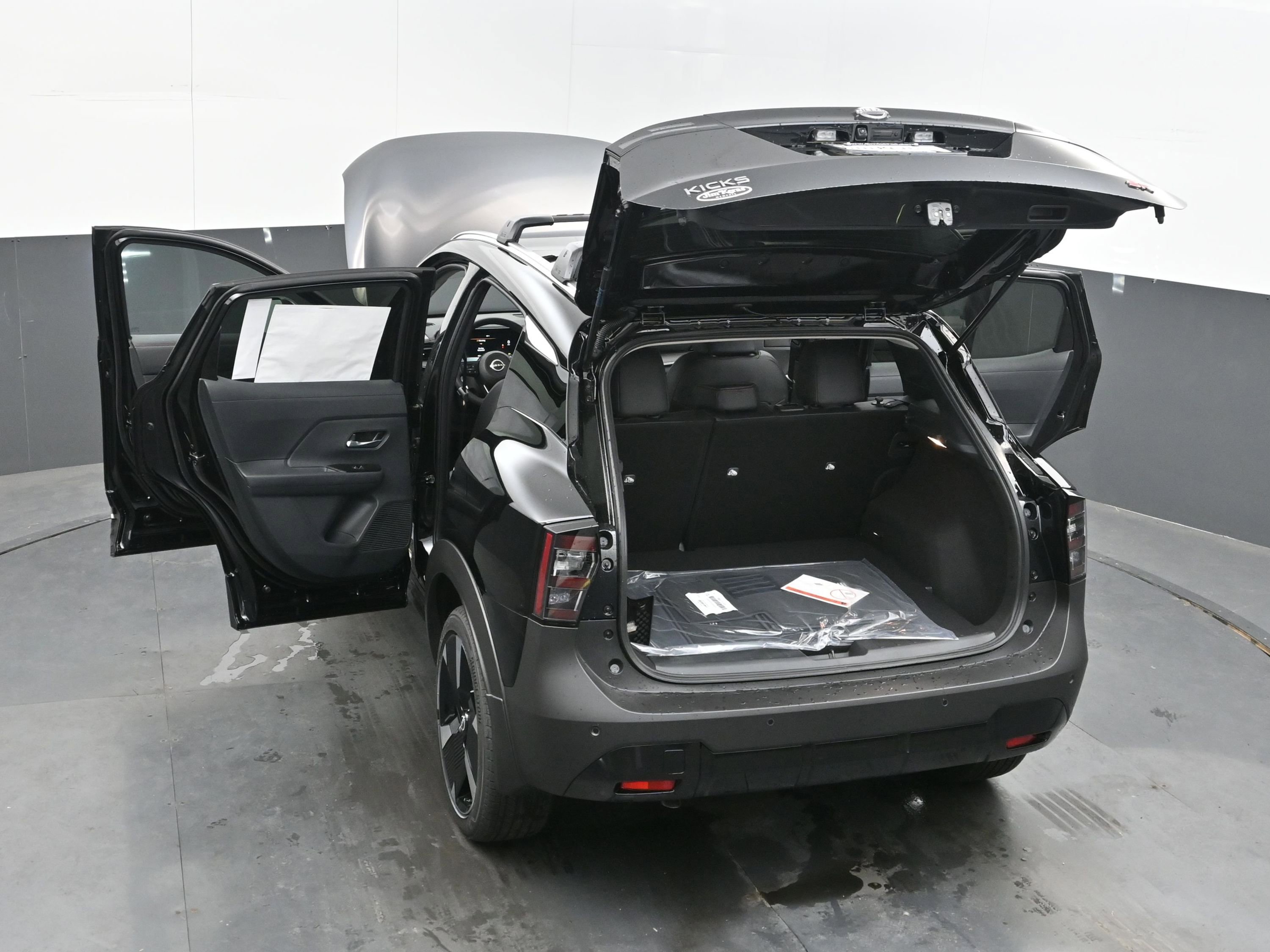 New 2026 Nissan Kicks SR w/ Cold Weather Package image 42