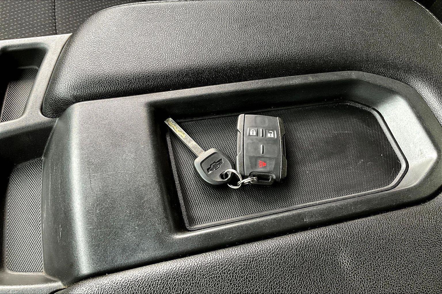 Used 2019 Chevrolet Silverado 1500 Custom w/ Trailering Package image 12