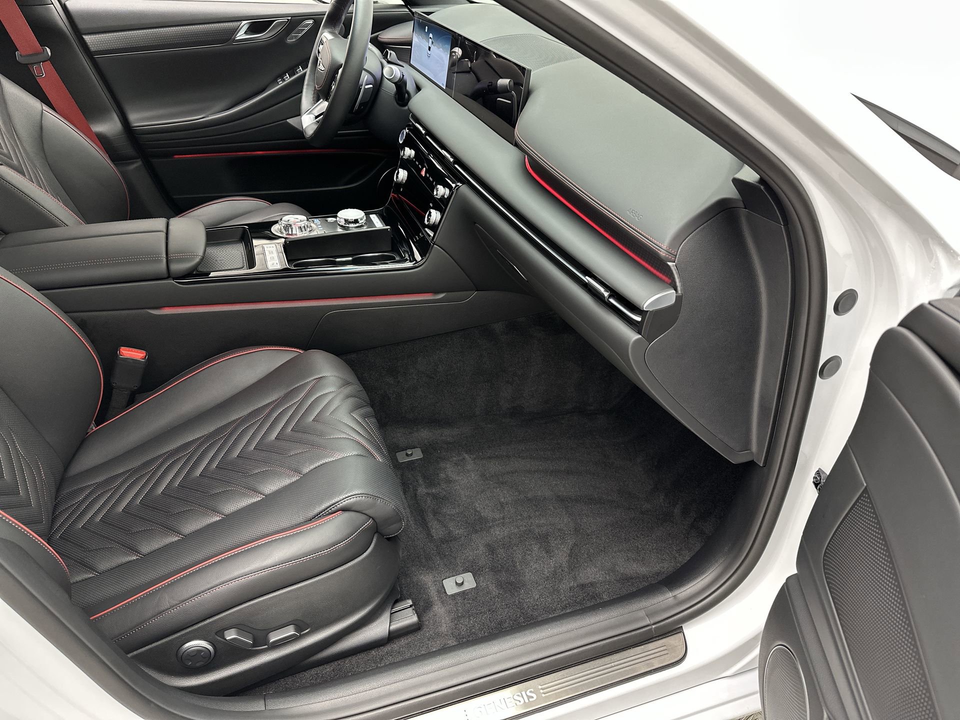 Certified 2026 Genesis G80 2.5T Sport Prestige AWD/4WD image 25