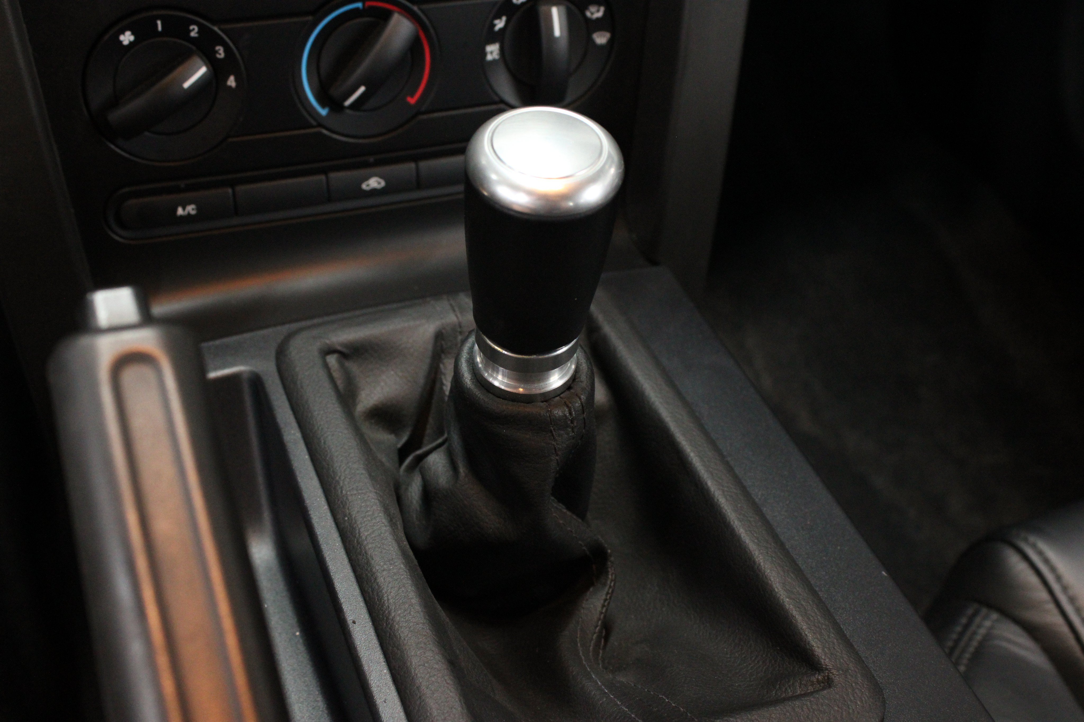 Used 2006 Ford Mustang GT RWD image 14