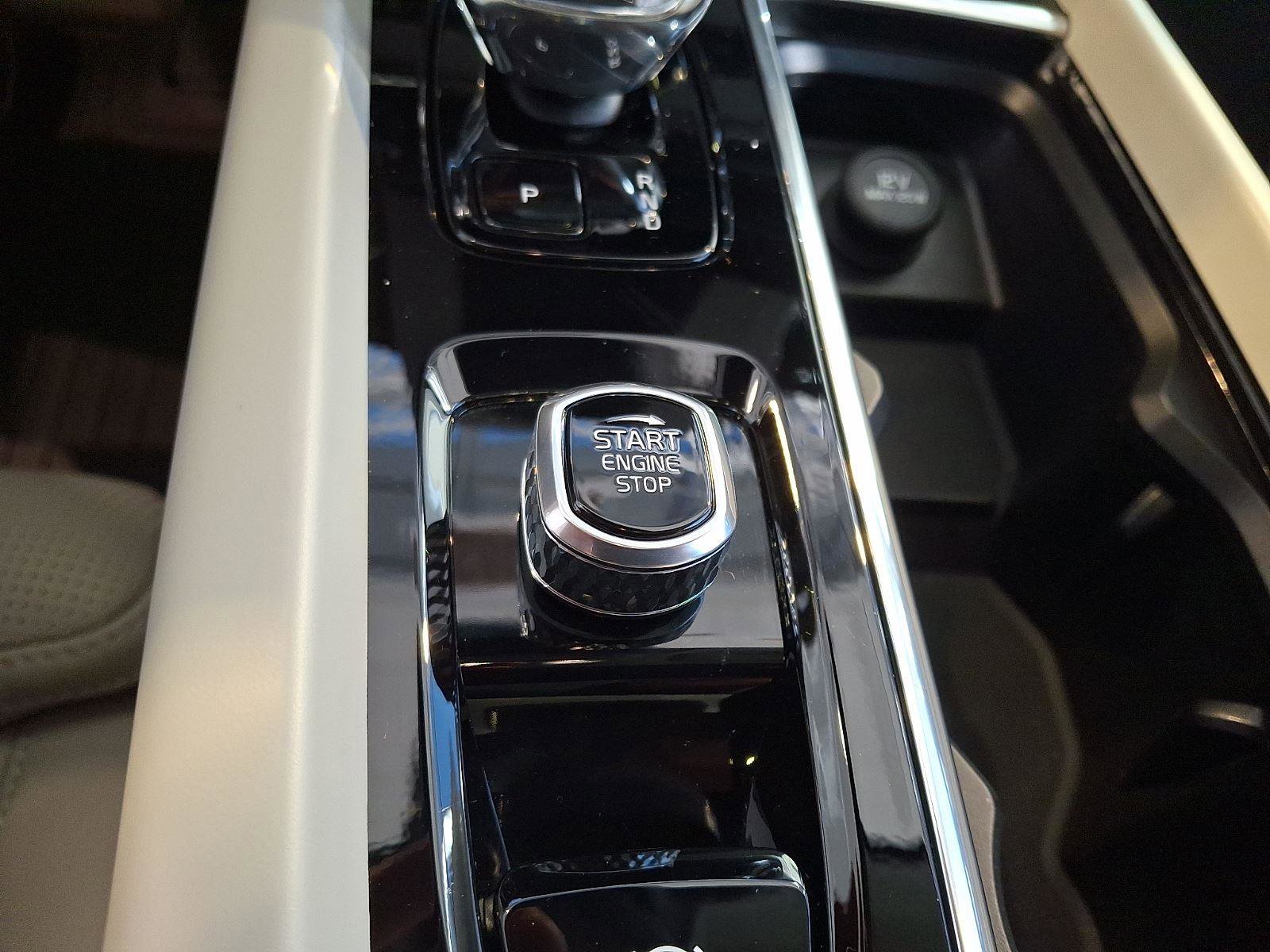 Certified 2026 Volvo XC60 B5 Ultra w/ Protection Package Premier image 16