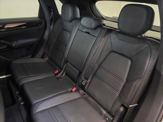 Used 2023 Porsche Cayenne AWD/4WD image 21