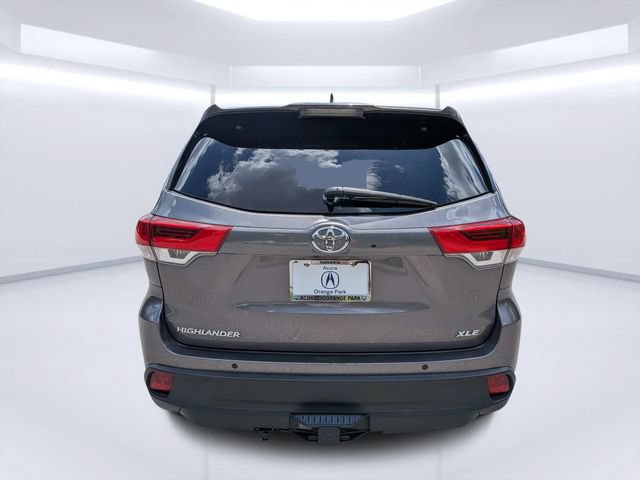 Used 2019 Toyota Highlander XLE FWD image 4
