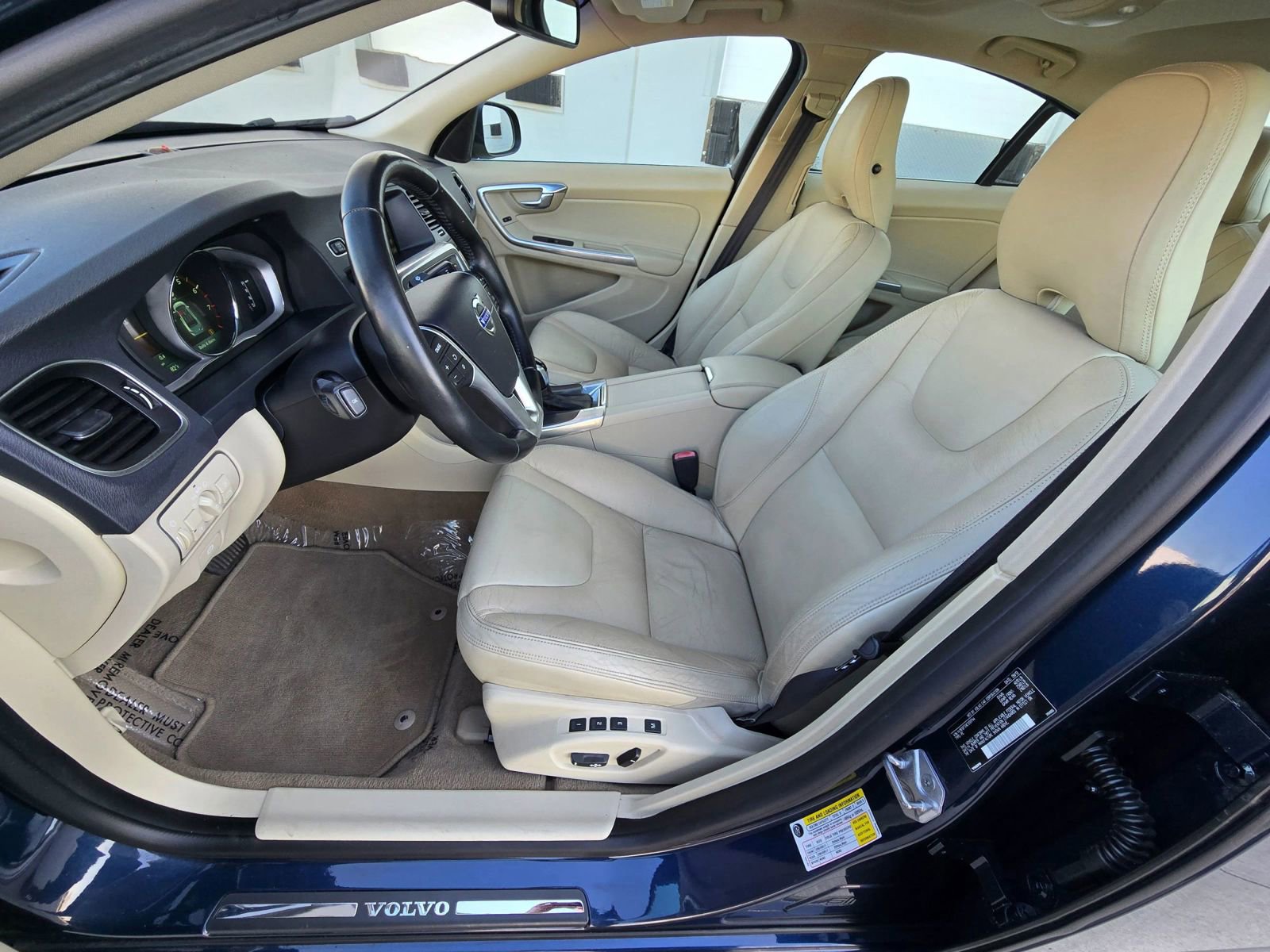 Used 2014 Volvo S60 T5 FWD image 12