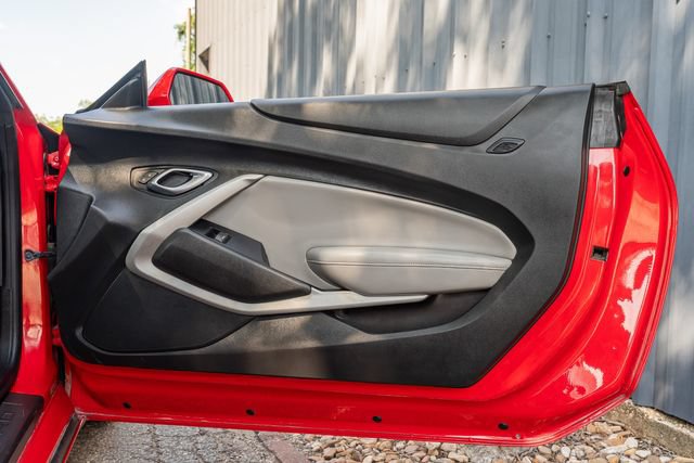 Used 2018 Chevrolet Camaro SS RWD image 34