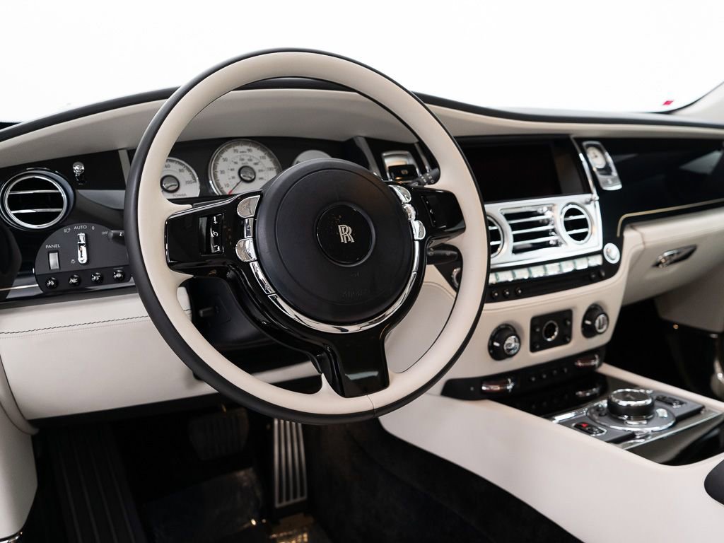 Used 2019 Rolls-Royce Wraith image 13