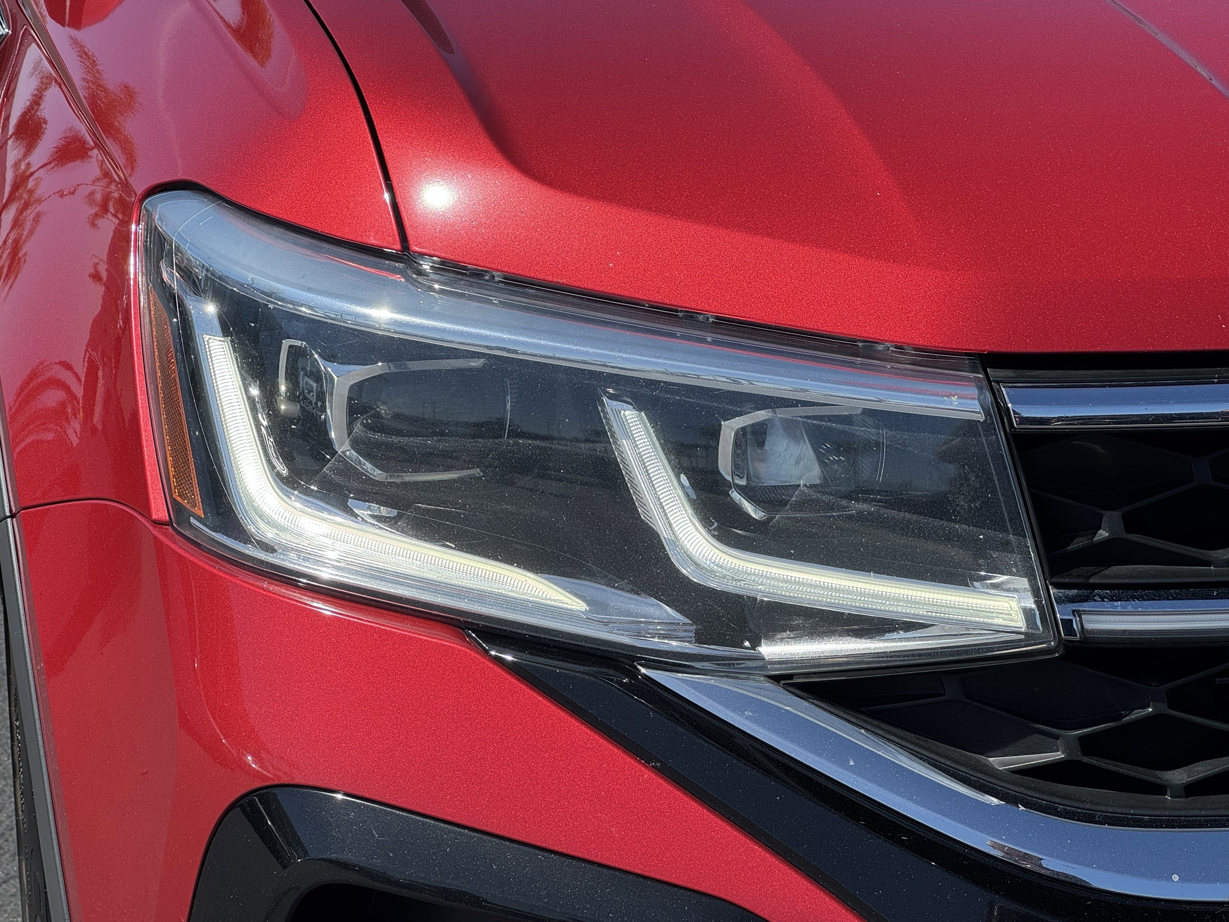 Used 2022 Volkswagen Taos SEL w/ Panoramic Sunroof Package image 6