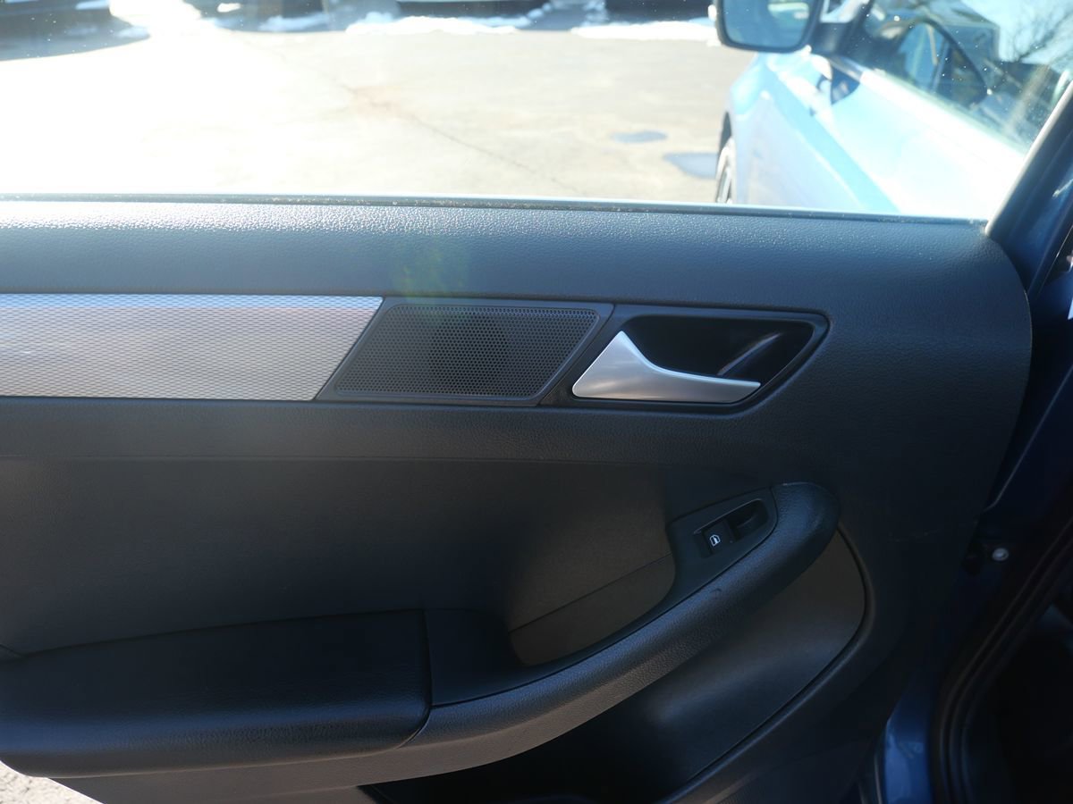 Used 2018 Volkswagen Jetta SE FWD image 23