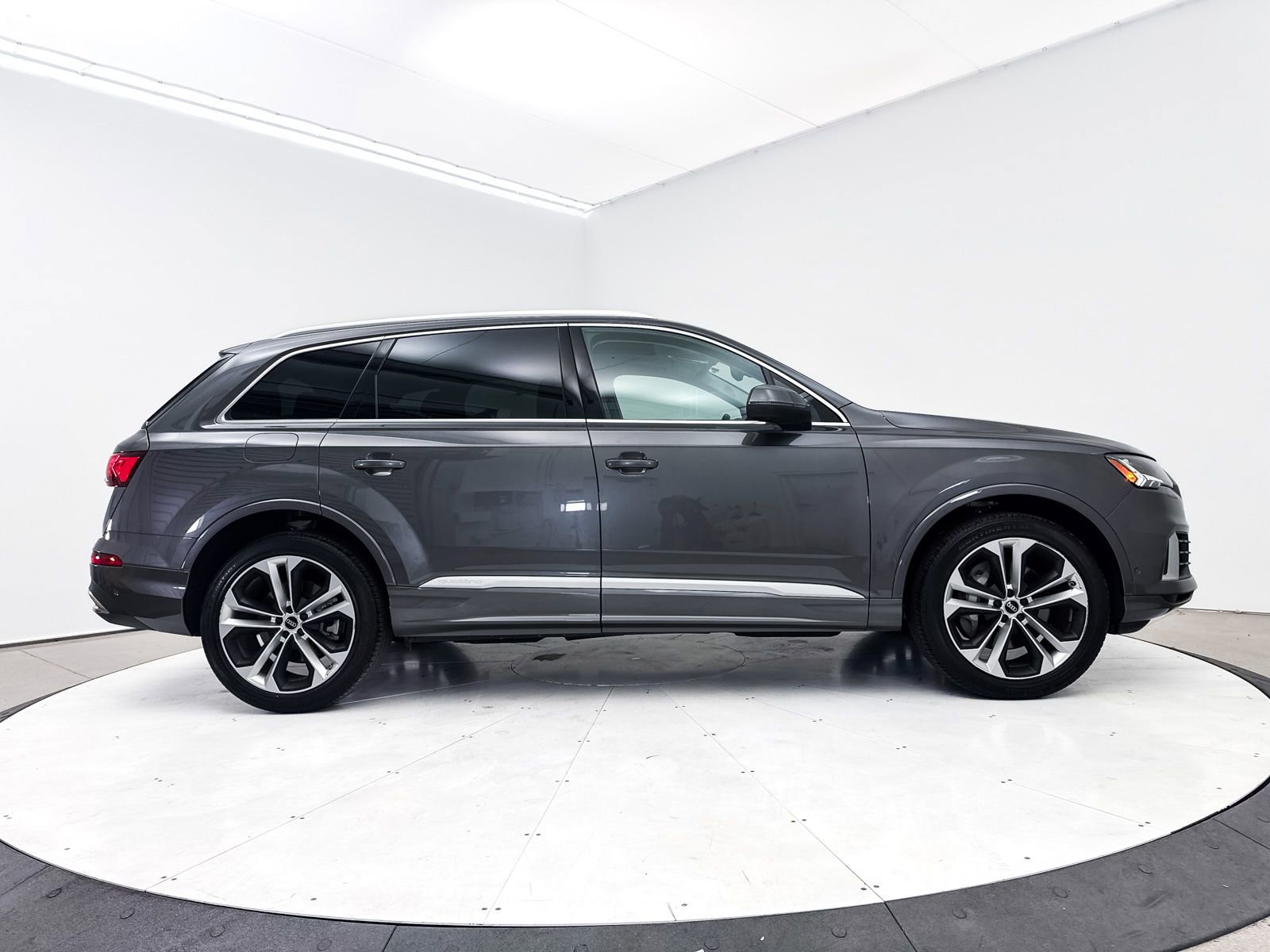 Used 2023 Audi Q7 3.0T Premium Plus AWD/4WD image 47
