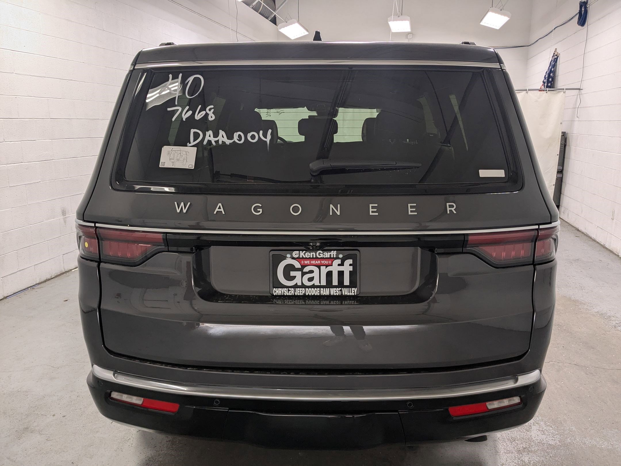 New 2025 Jeep Wagoneer Series II w/ 8-Passenger Seating Package image 5