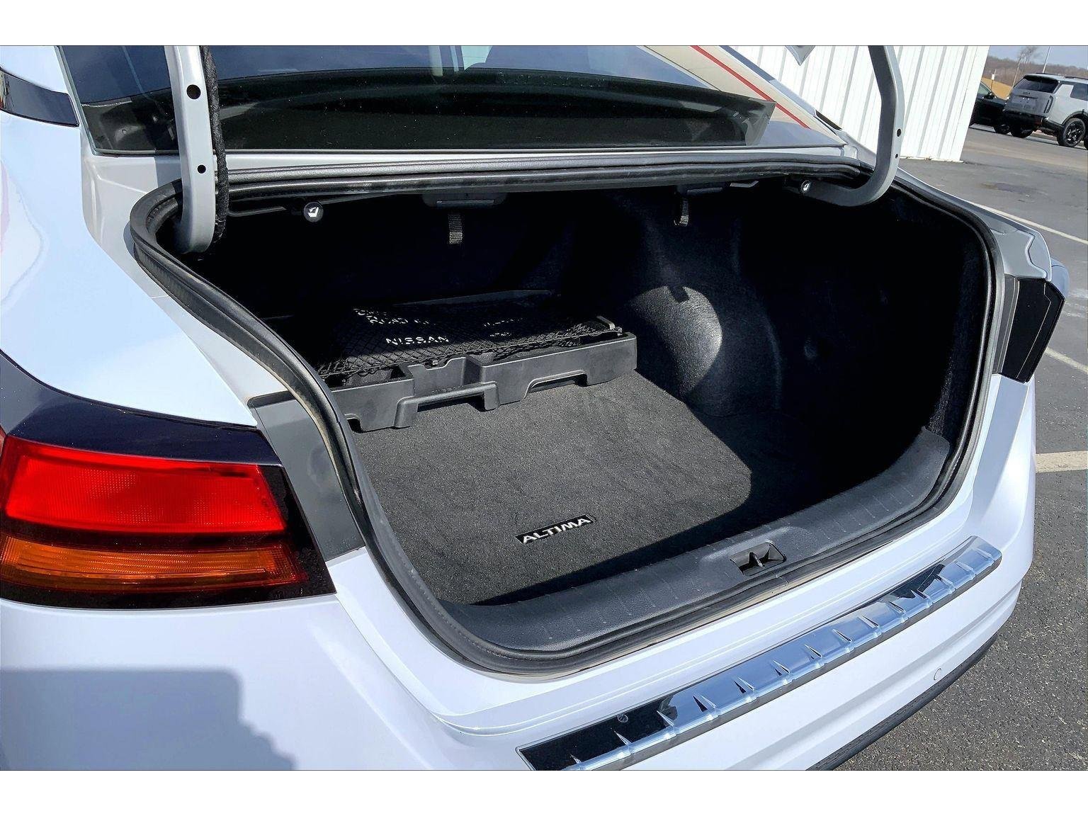 Used 2023 Nissan Altima 2.5 SR w/ SR Premium Package image 24