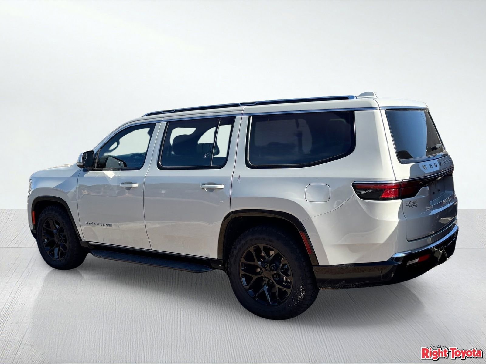 Used 2022 Jeep Wagoneer Series II RWD image 3