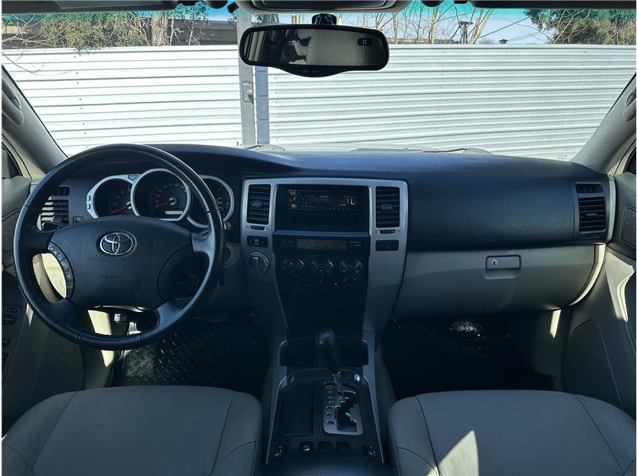 Used 2005 Toyota 4Runner Limited image 22