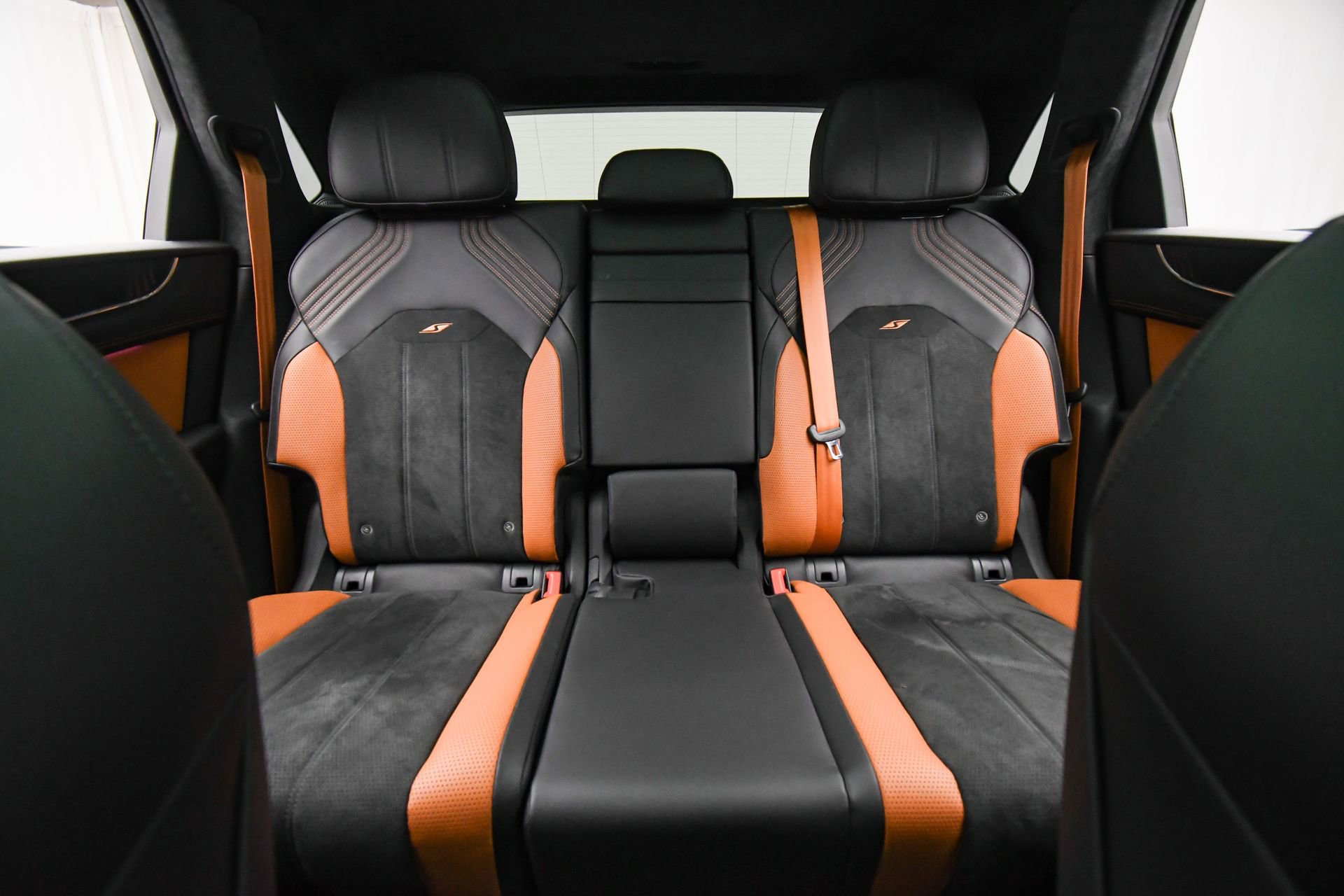 Certified 2022 Bentley Bentayga image 18