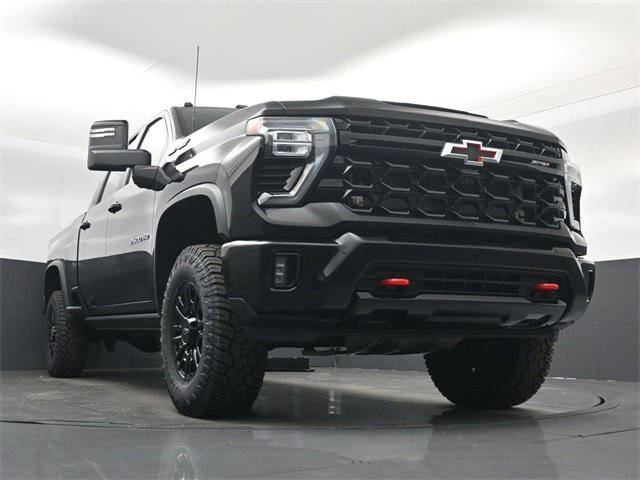 Used 2024 Chevrolet Silverado 2500 ZR2 w/ Technology Package image 53