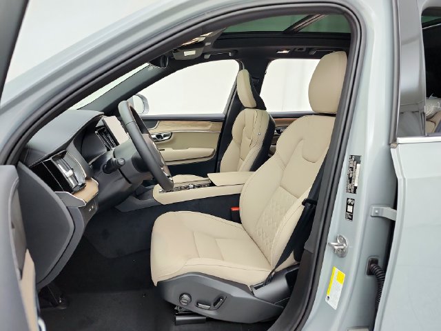 New 2026 Volvo XC90 T8 Plus AWD/4WD image 21
