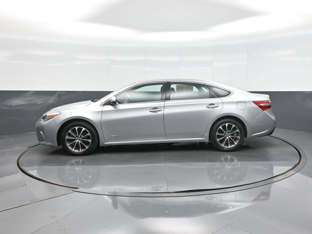 Used 2016 Toyota Avalon XLE Premium FWD image 4