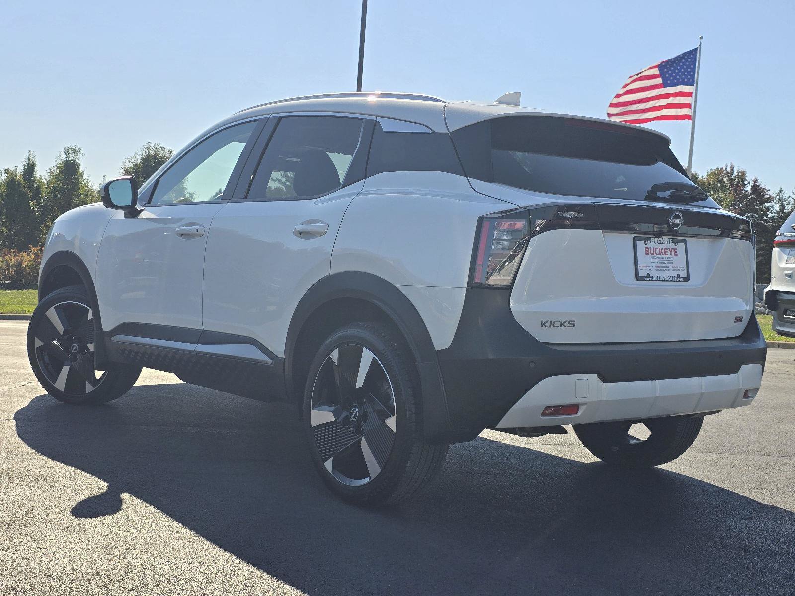 Used 2025 Nissan Kicks SR FWD image 5