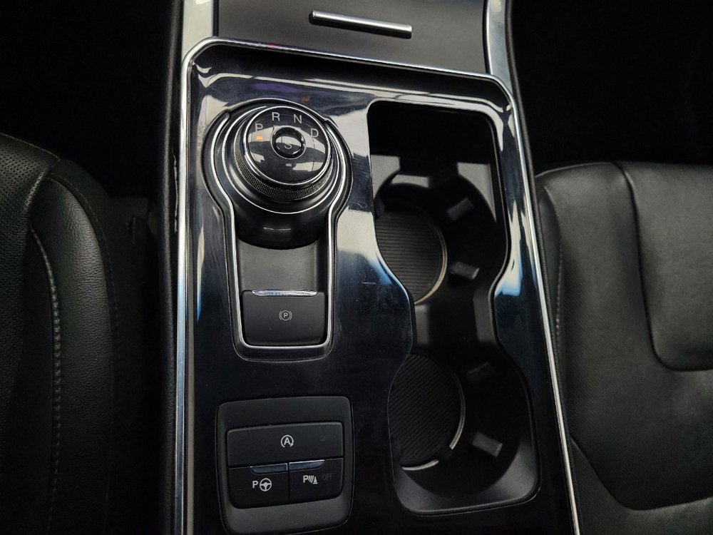 Used 2019 Ford Edge Titanium w/ Equipment Group 301A FWD image 26