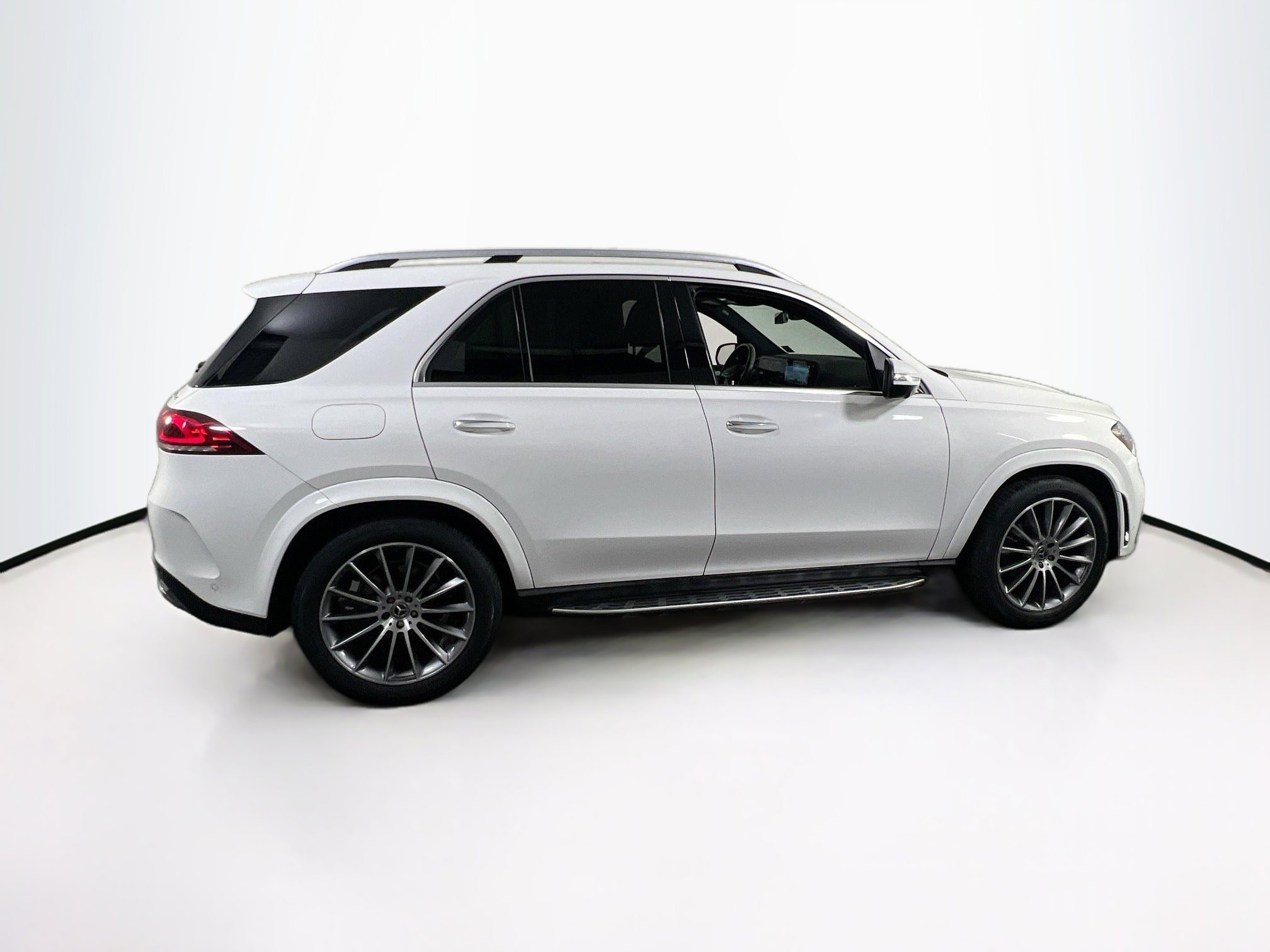 Used 2022 Mercedes-Benz GLE 350 4MATIC image 4
