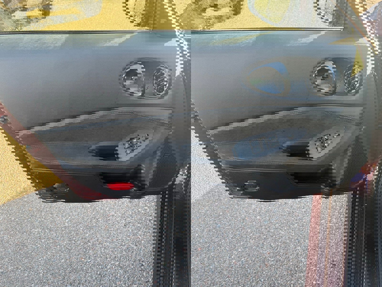 Certified 2025 Nissan Z Performance w/ Floor Mat Package image 12