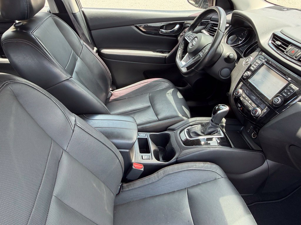 Used 2018 Nissan Rogue Sport SL w/ SL Premium Package FWD image 15