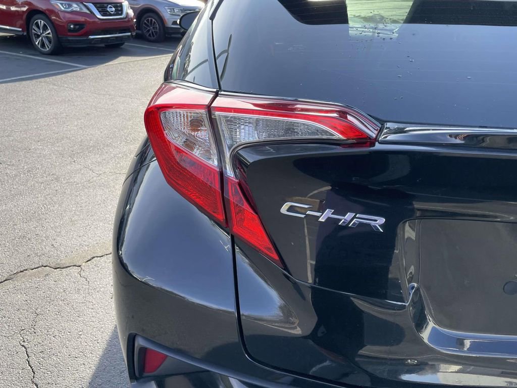 Used 2021 Toyota C-HR LE image 19