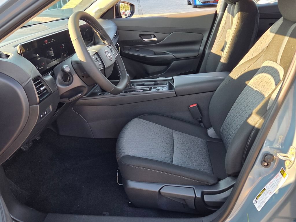 New 2027 Nissan Sentra SV w/ SV Convenience Package FWD image 3
