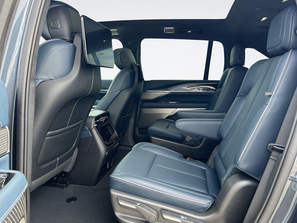 New 2025 Cadillac Escalade IQ Luxury 2 AWD/4WD image 28
