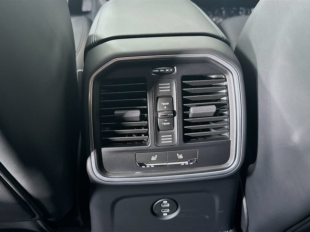 New 2025 Porsche Macan AWD/4WD image 27