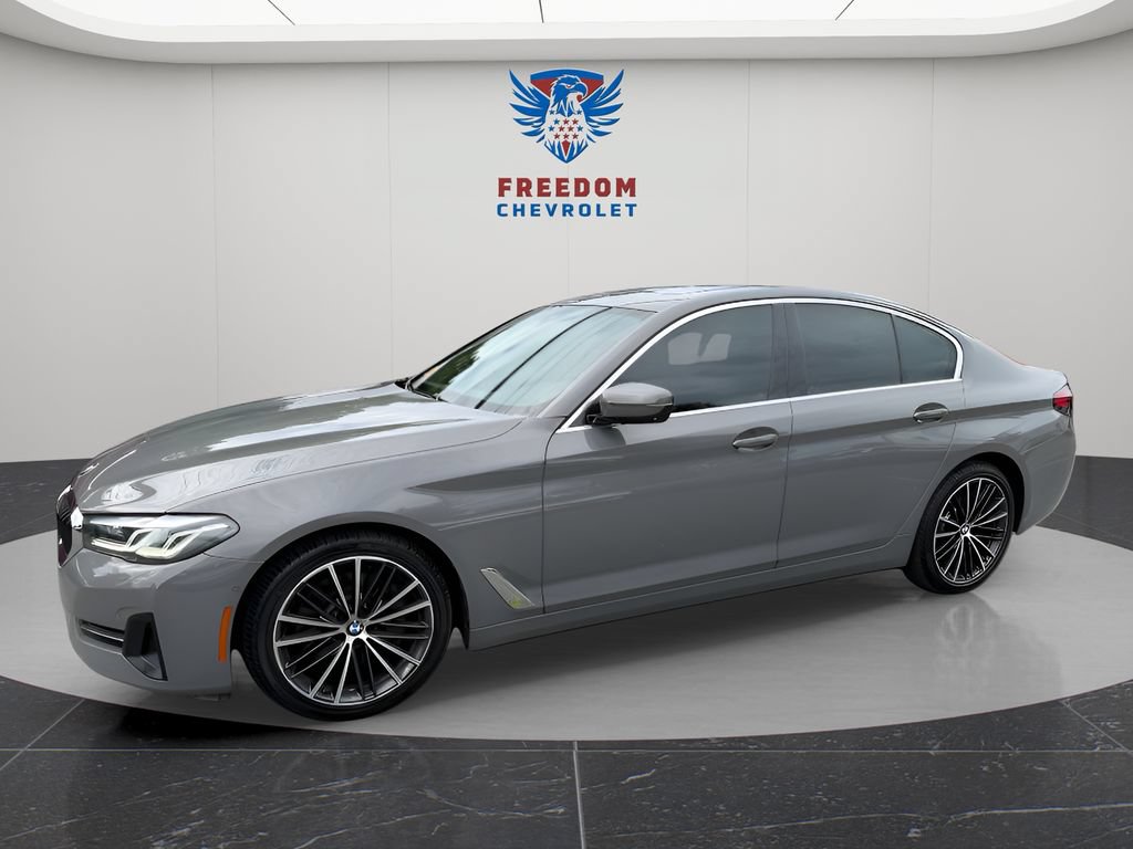 Used 2021 BMW 530i xDrive w/ Convenience Package AWD/4WD image 2