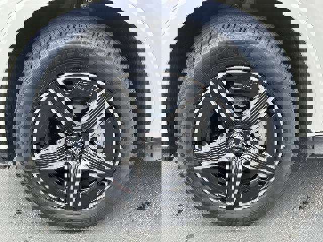 Used 2025 Mercedes-Benz GLC 300 4MATIC image 15