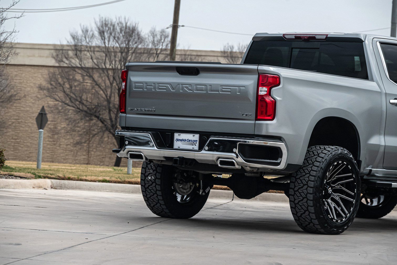 Used 2025 Chevrolet Silverado 1500 LTZ image 30