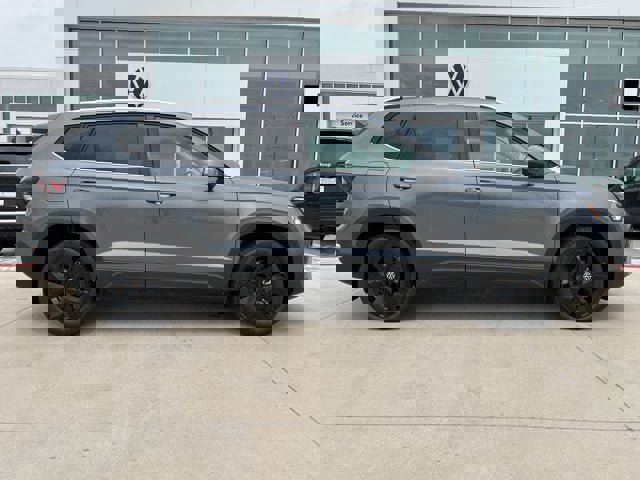 New 2025 Volkswagen Taos SE image 7