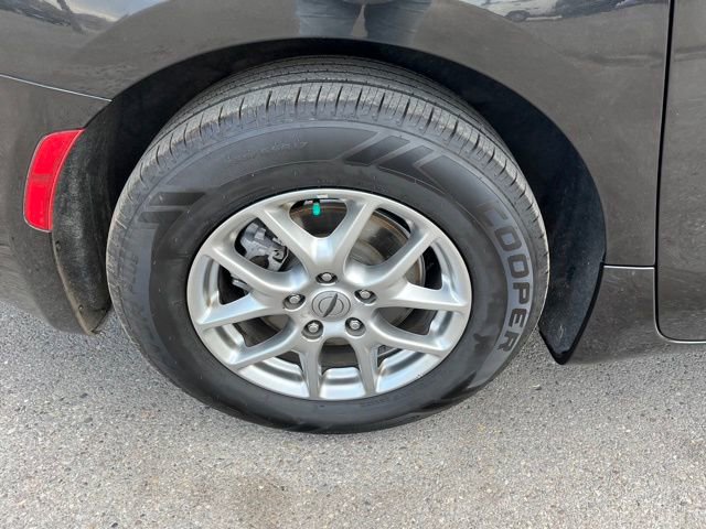 Used 2022 Chrysler Pacifica Touring FWD image 18