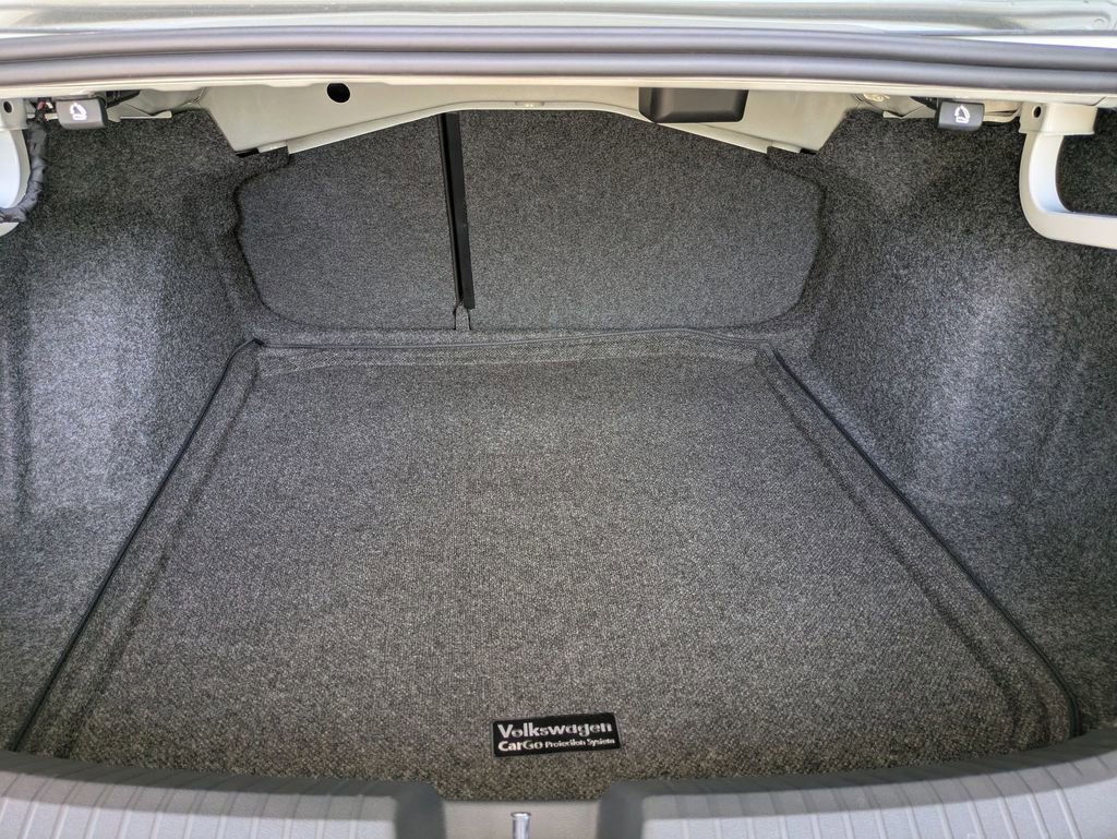 Certified 2025 Volkswagen Jetta Sport FWD image 21