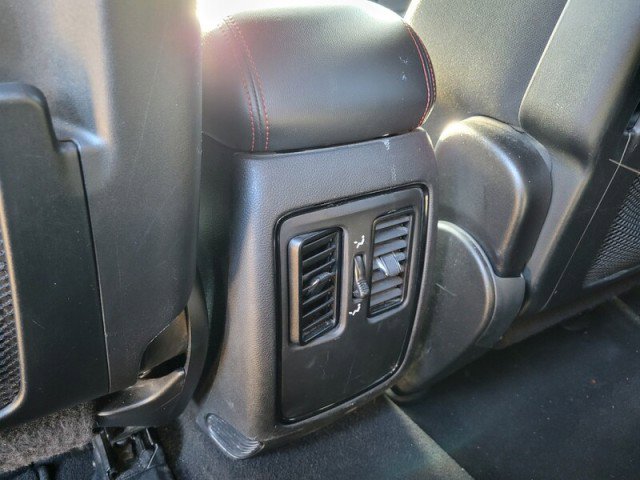 Used 2023 Dodge Durango GT image 29