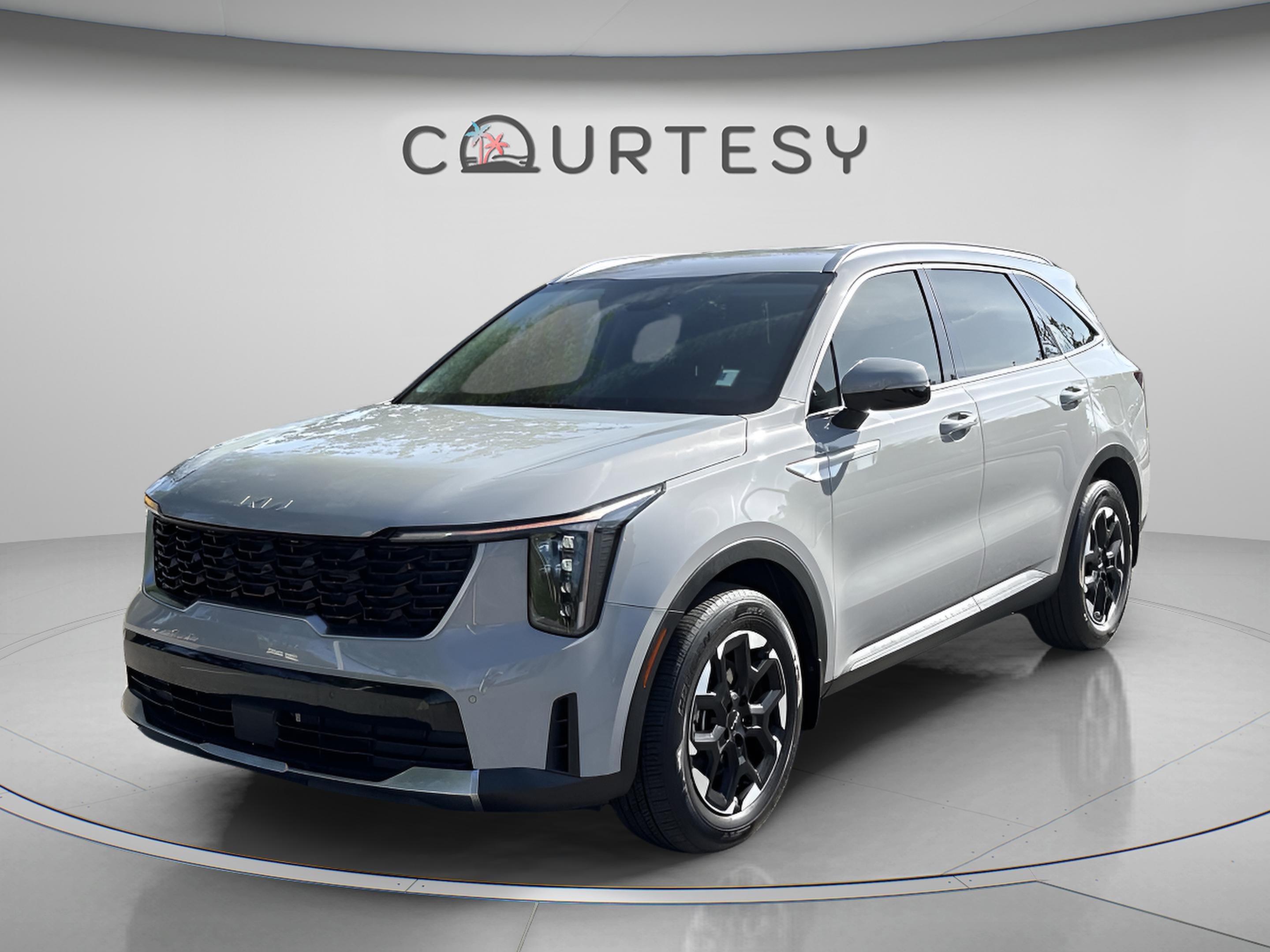 Used 2025 Kia Sorento S image 2