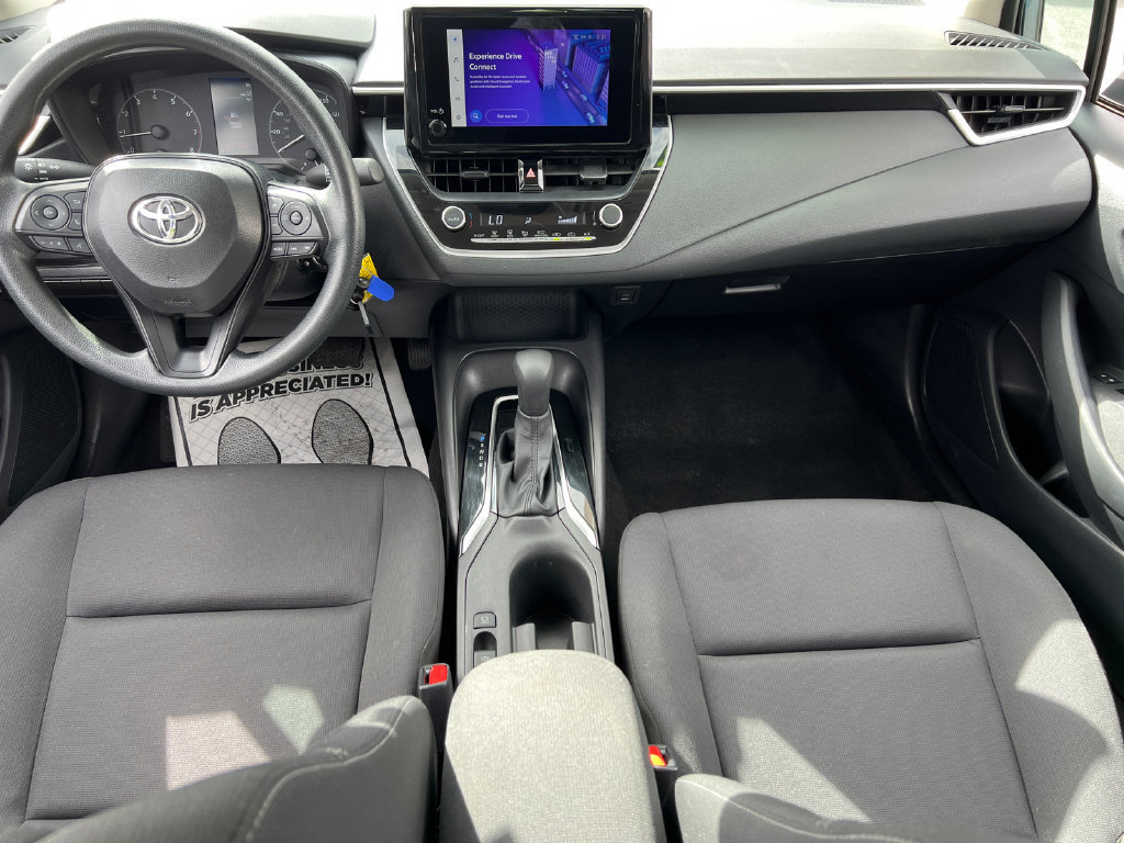 Used 2025 Toyota Corolla LE FWD image 15