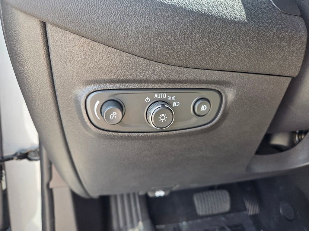 Used 2024 Chevrolet Equinox Premier FWD image 24