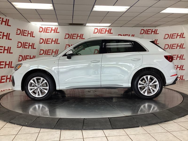 Used 2024 Audi Q3 2.0T Premium w/ Convenience Package AWD/4WD image 4
