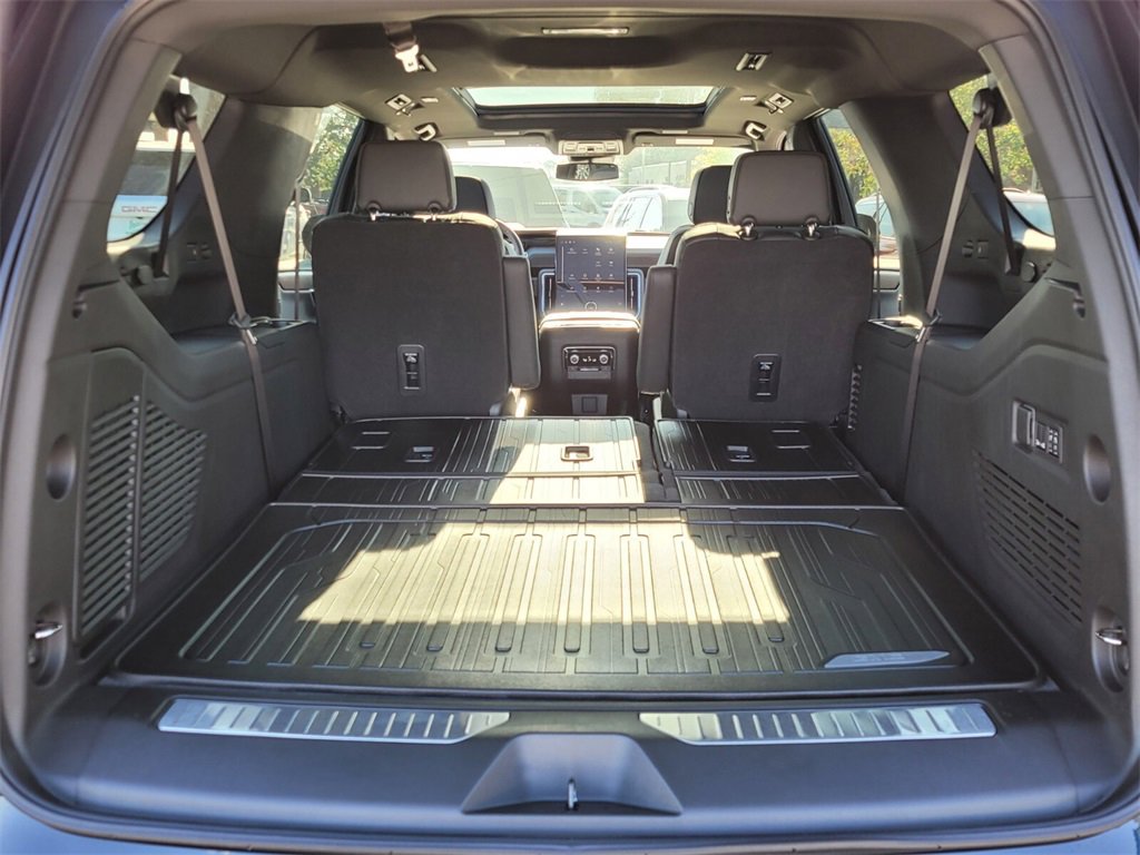 New 2025 GMC Yukon XL Denali w/ Sun & Power Step Package image 9