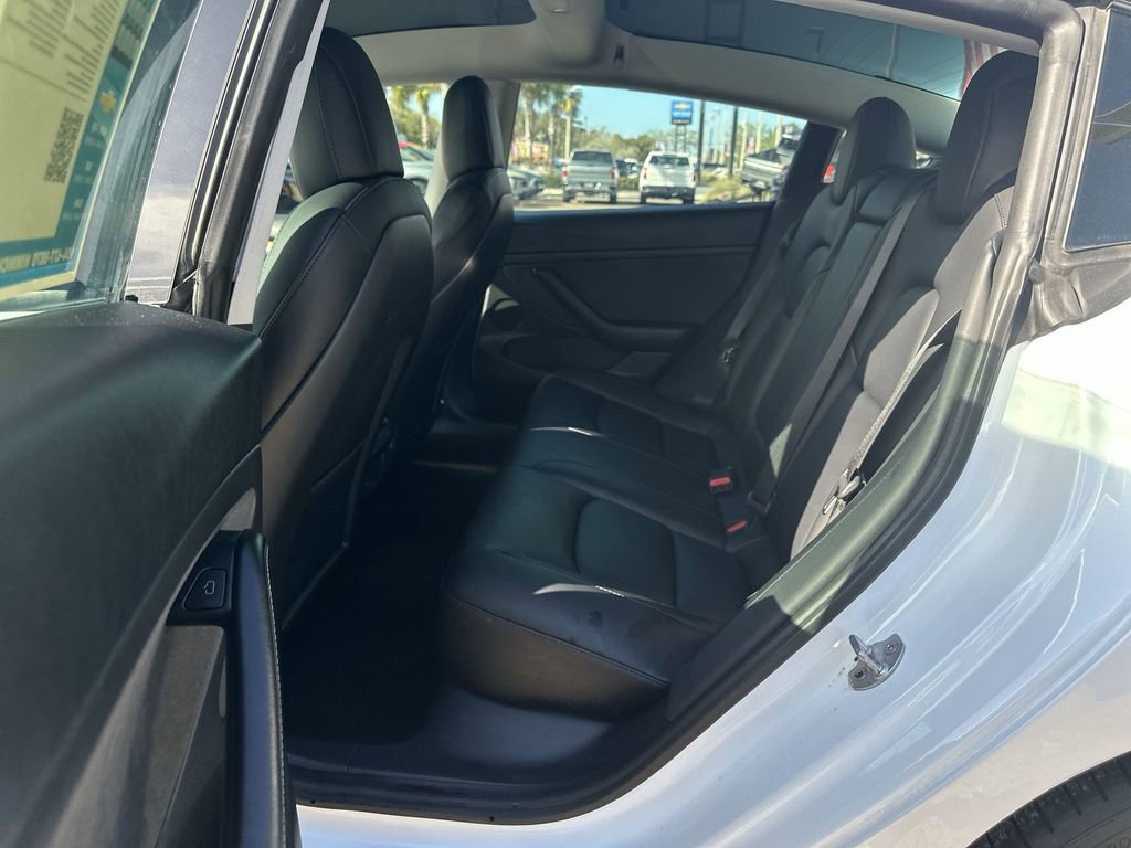 Used 2021 Tesla Model 3 Standard Range Plus image 18