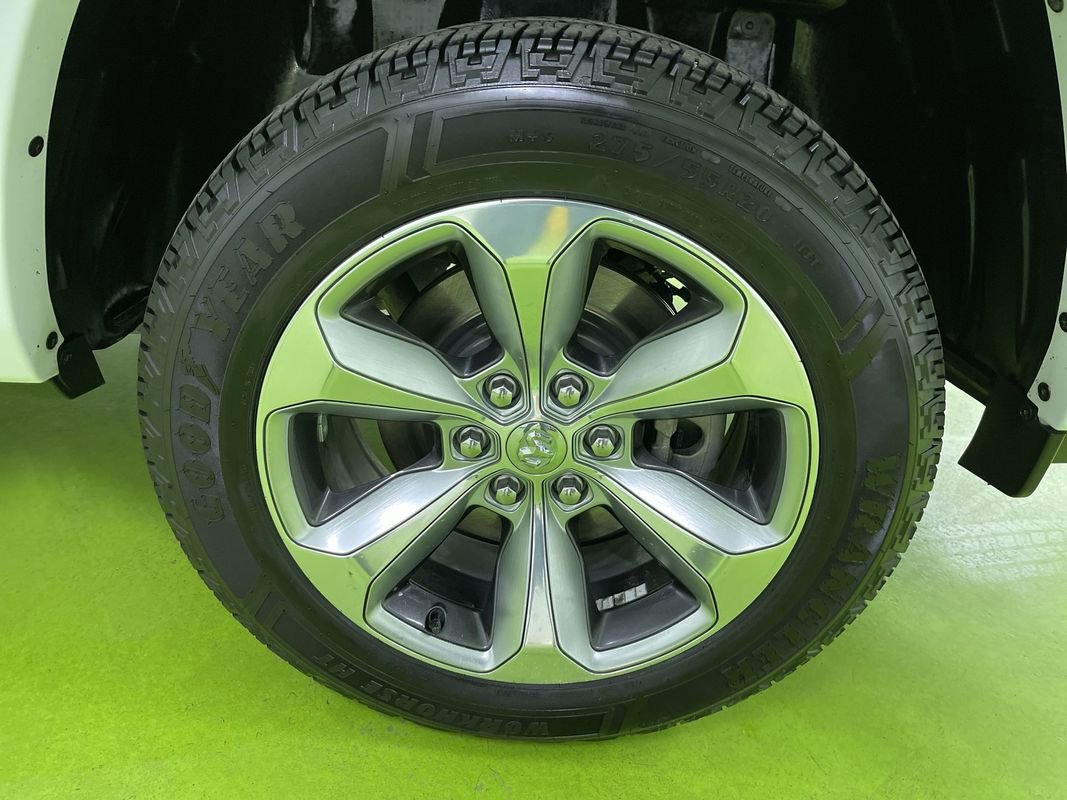 Used 2021 RAM 1500 Limited w/ Body Color Bumper Group image 16