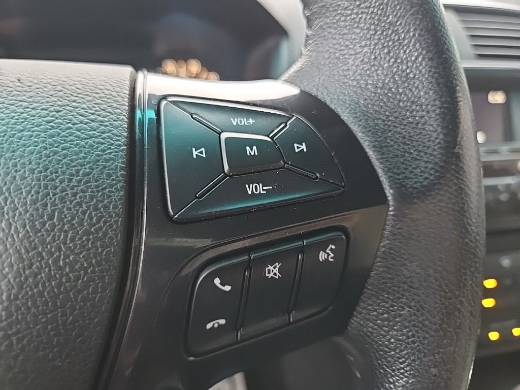 Used 2017 Ford Explorer XLT image 43