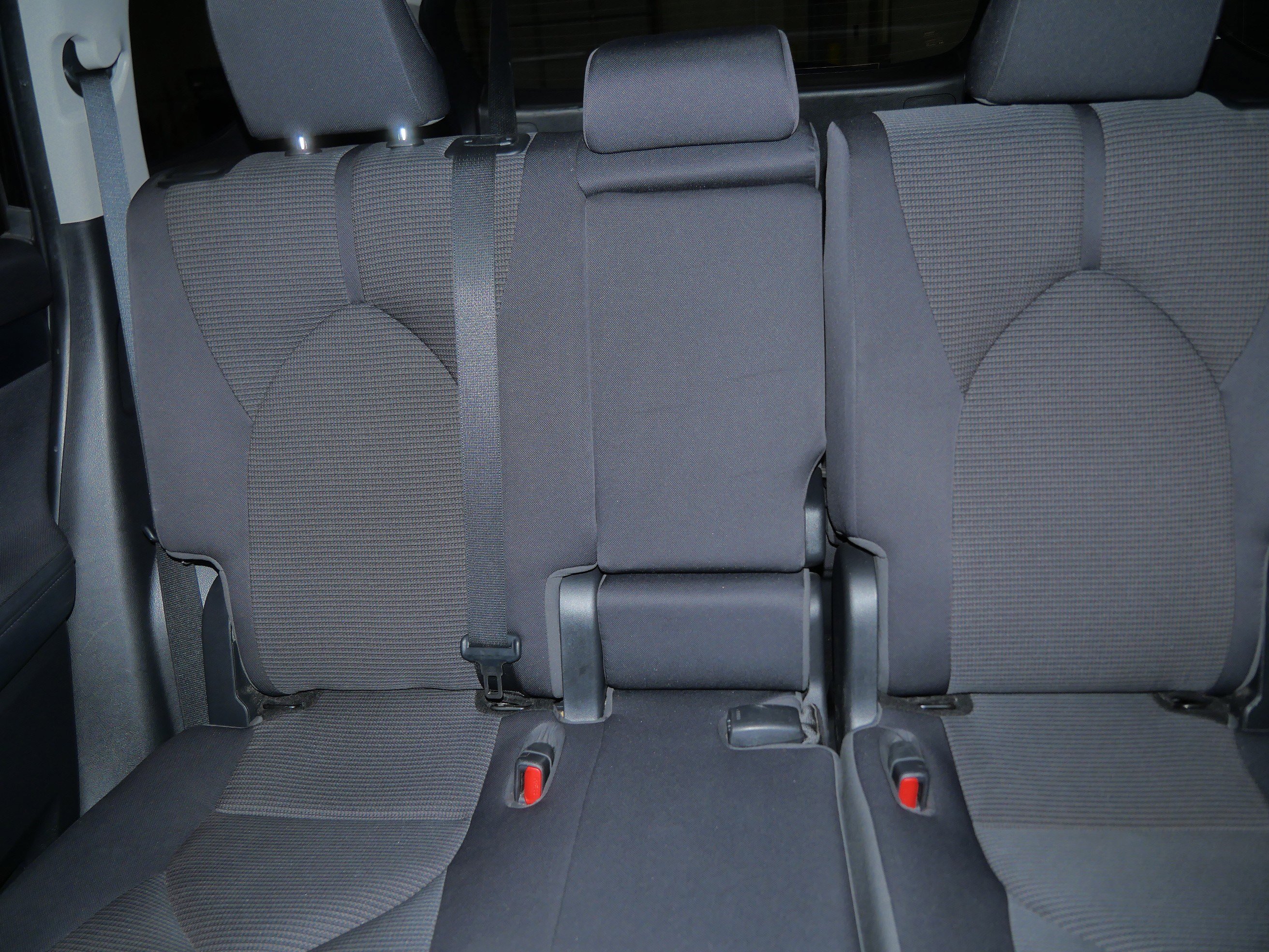 Used 2023 Toyota Highlander LE AWD/4WD image 13